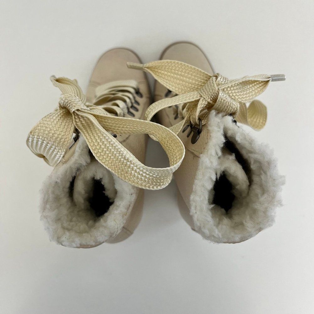 Schutz Zhara Faux Fur Lined Lace-Up Lug Sole Bootie Eggshell Ivory 7 - Picture 8 of 13